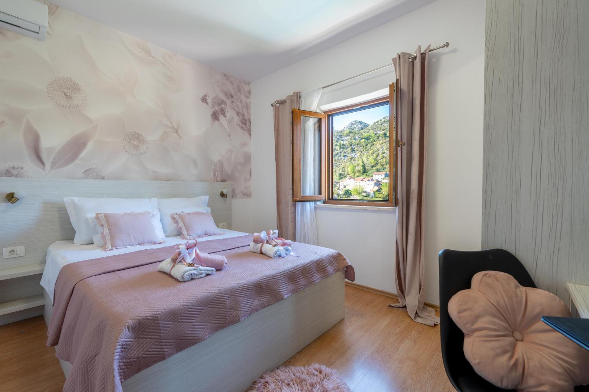 Villa Ivona With Swimming Pool And Jacuzzi Oslje Buitenkant foto