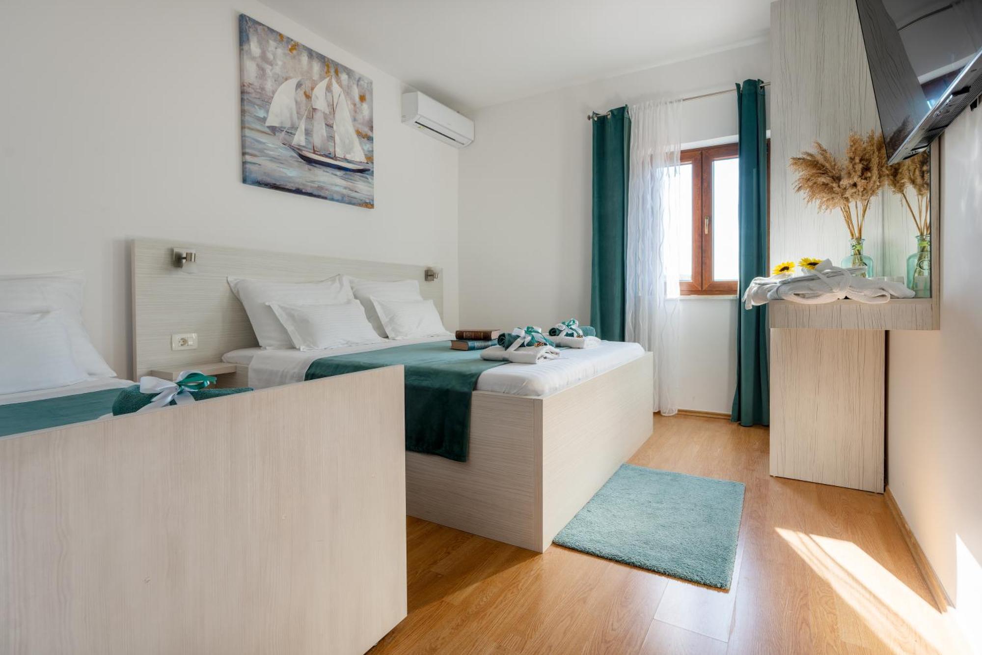 Villa Ivona With Swimming Pool And Jacuzzi Oslje Buitenkant foto