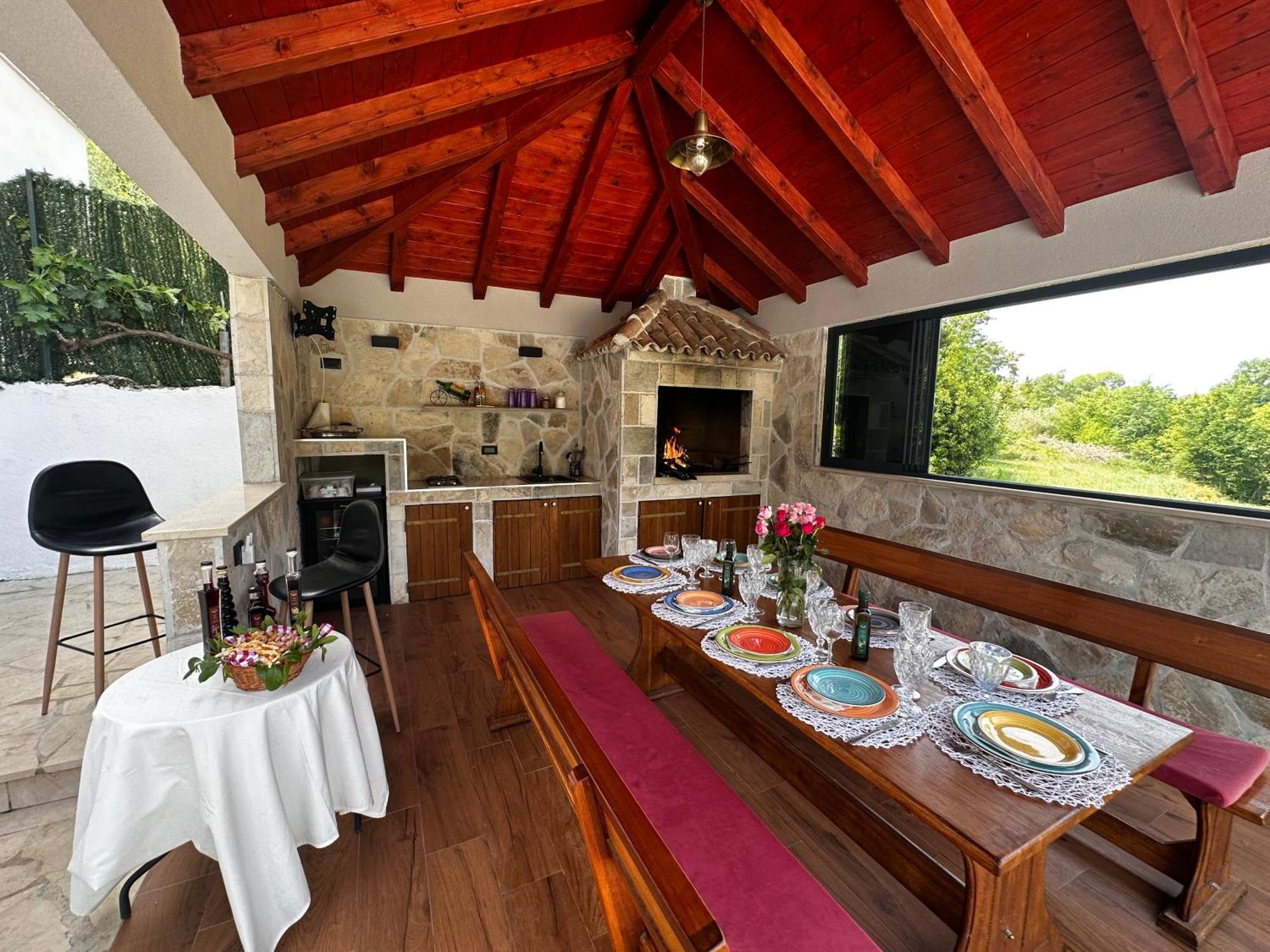 Villa Ivona With Swimming Pool And Jacuzzi Oslje Buitenkant foto