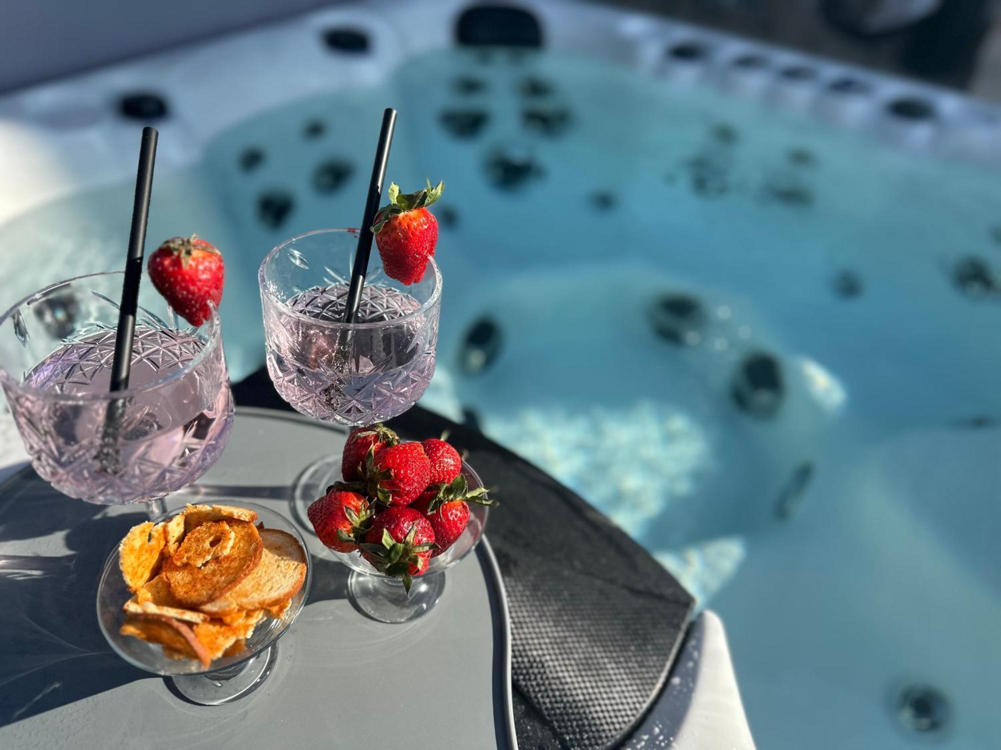 Villa Ivona With Swimming Pool And Jacuzzi Oslje Buitenkant foto