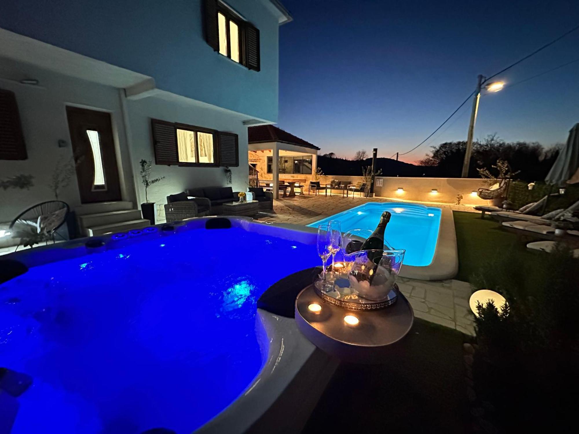 Villa Ivona With Swimming Pool And Jacuzzi Oslje Buitenkant foto