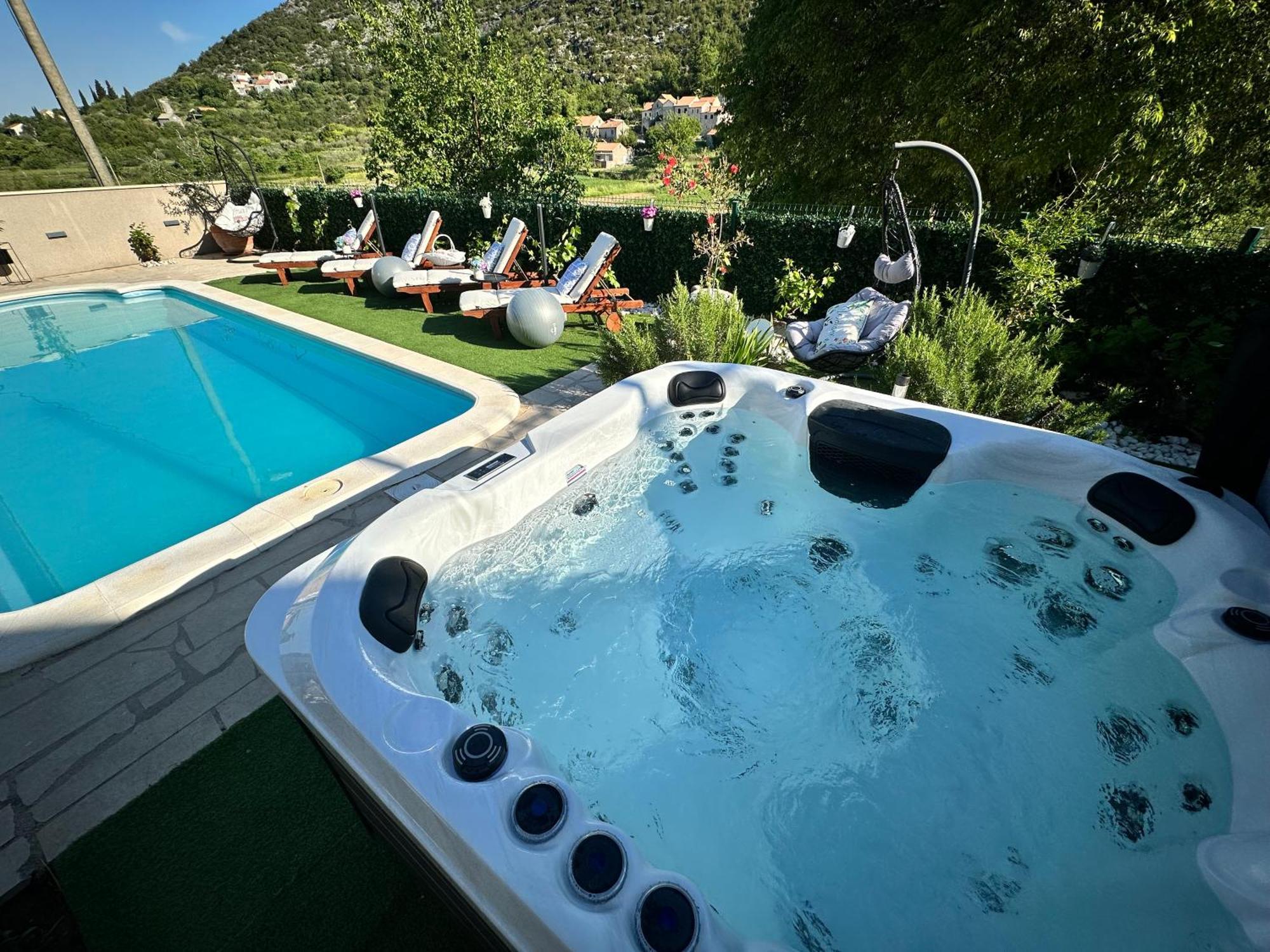 Villa Ivona With Swimming Pool And Jacuzzi Oslje Buitenkant foto