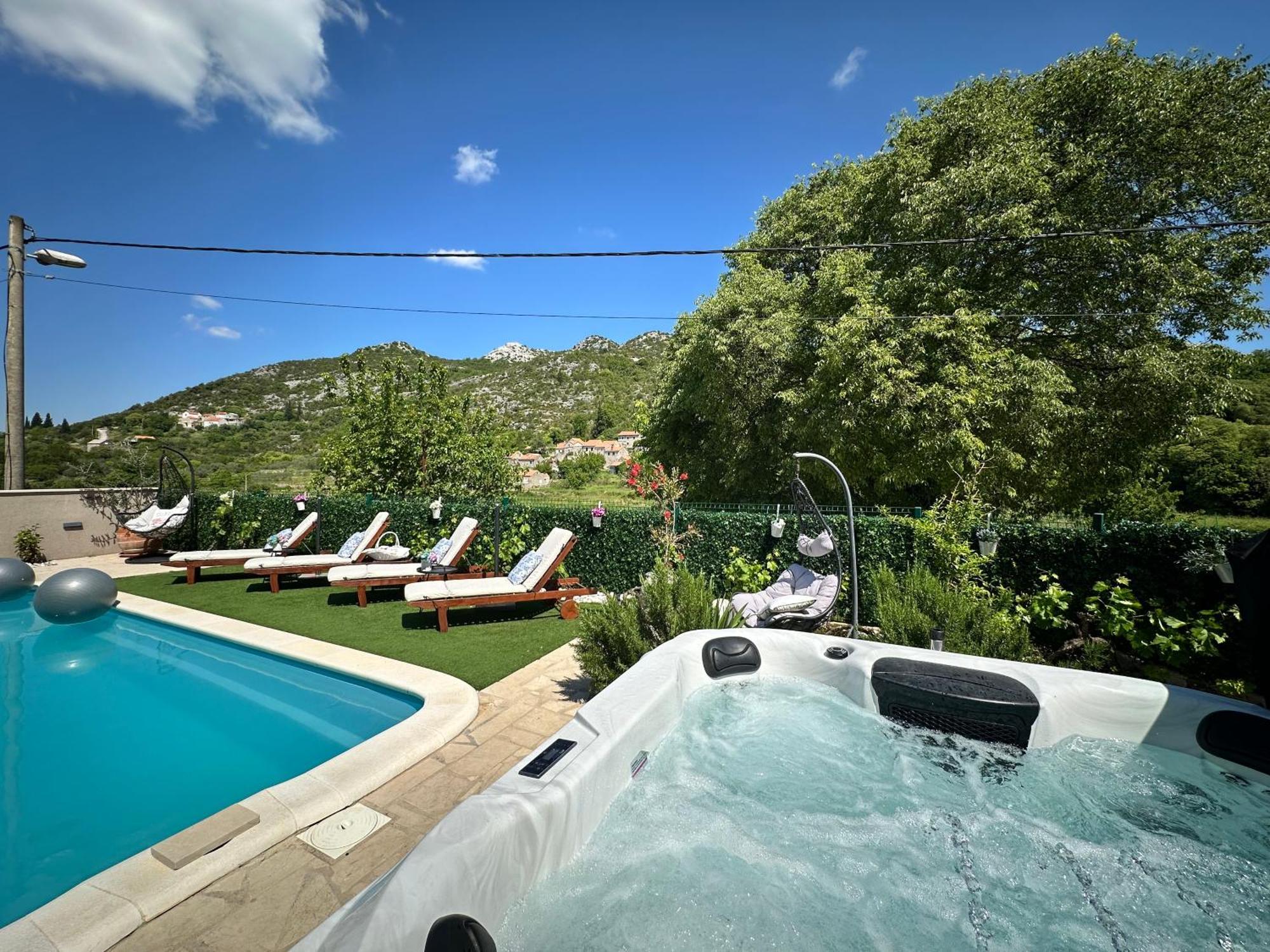 Villa Ivona With Swimming Pool And Jacuzzi Oslje Buitenkant foto